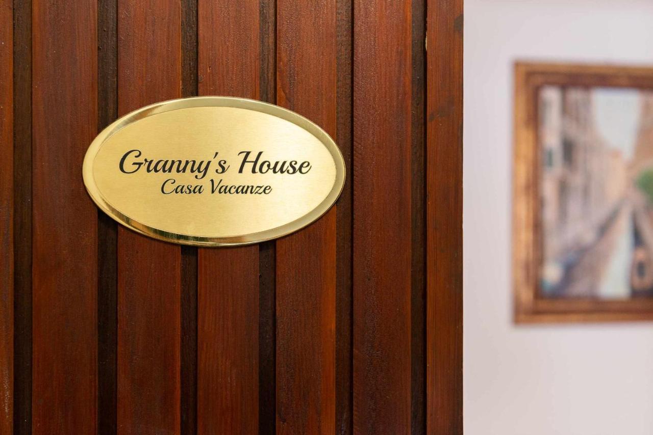 Granny S House Nettuno Villa Exterior foto